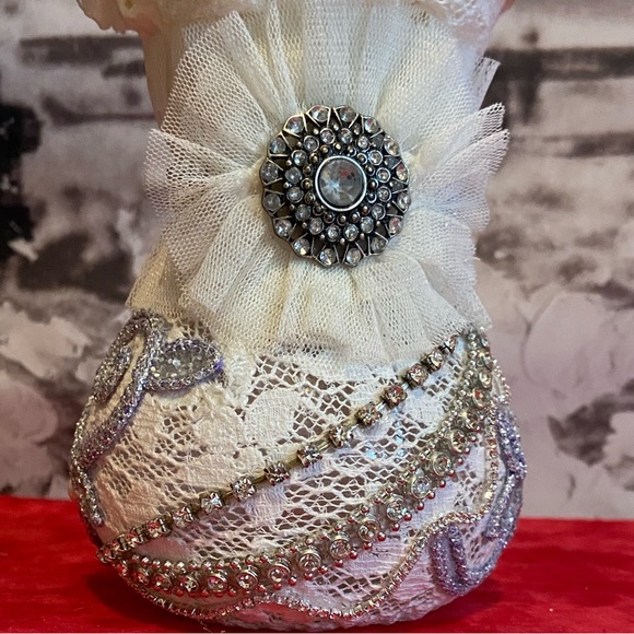 Vintage Lace Rhinestone Embellished Night Ambiance Lighted Decor Vase - Picture 12 of 15